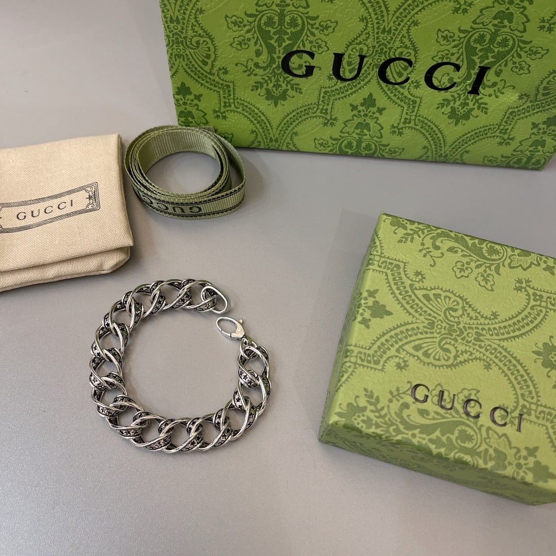Gucci bracelet: GUCCI rose gold Gucci bracelet Thank you for viewing our auction and we look forward to serving you as a valued Gold Standard Auctions customer! Each item has been carefully selected to bring quality,