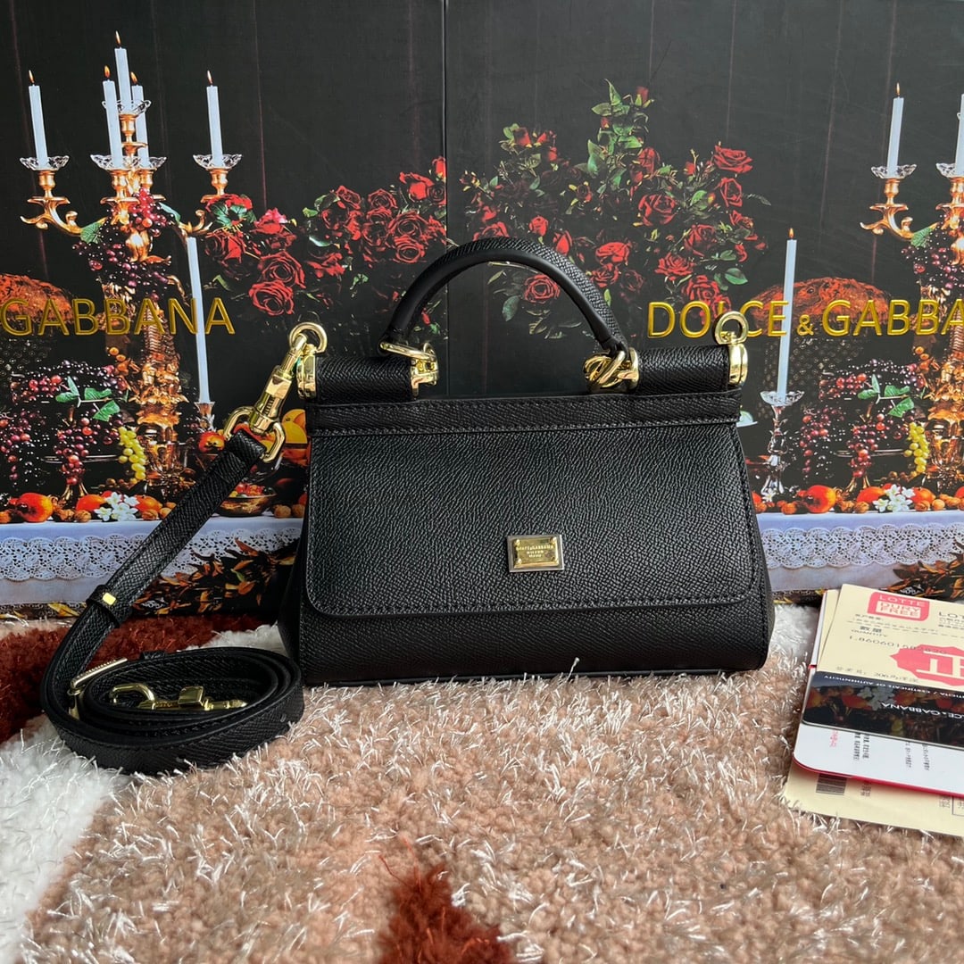 Dolce & Gabbana: Palmprint print high-end Dolce & Gabbana Birkin bag, another exquisitely handcrafted classic design, a versatile solid color, a favorite of many celebrities. Can be worn crossbody and paired with a mi