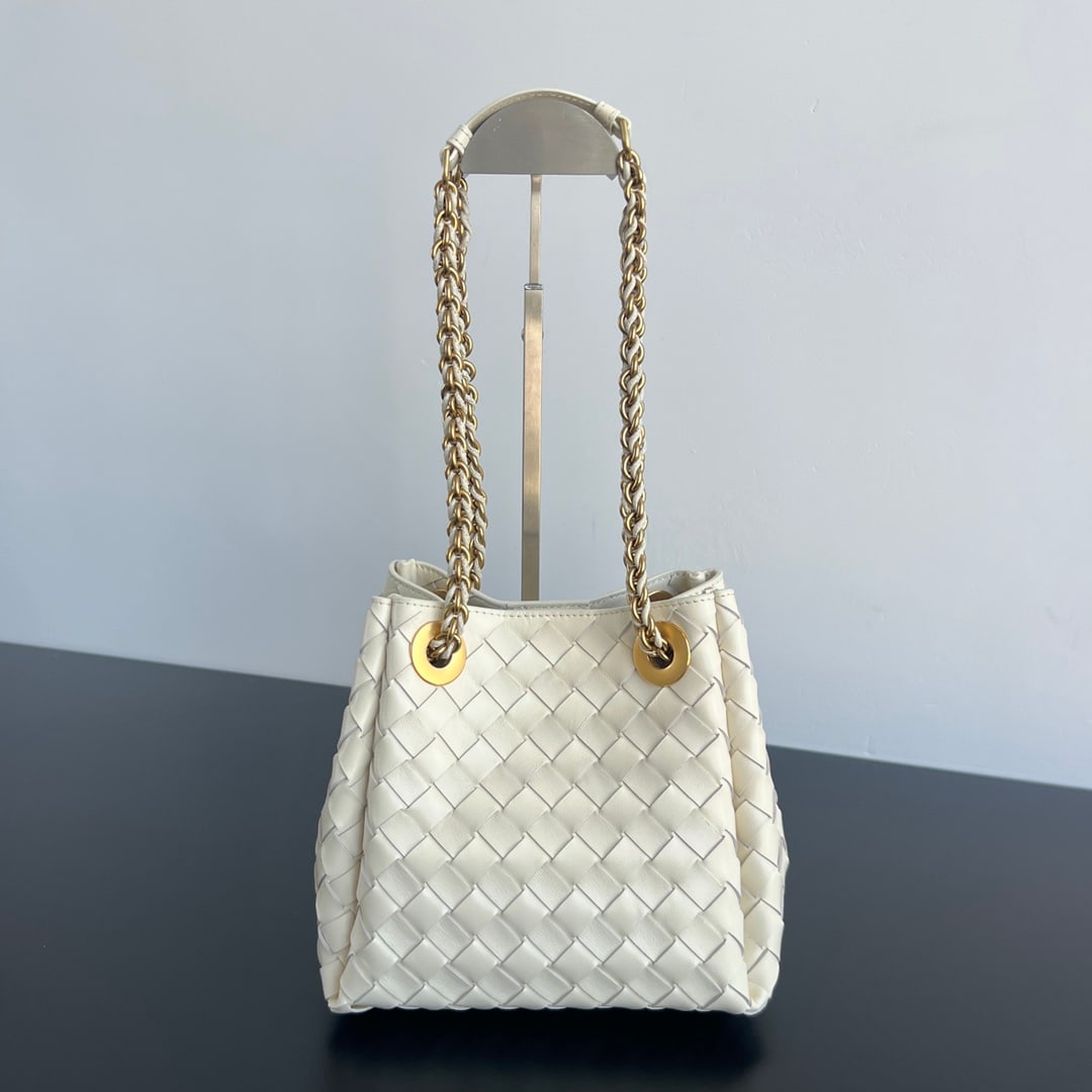 Bottega Veneta (1 of 8)