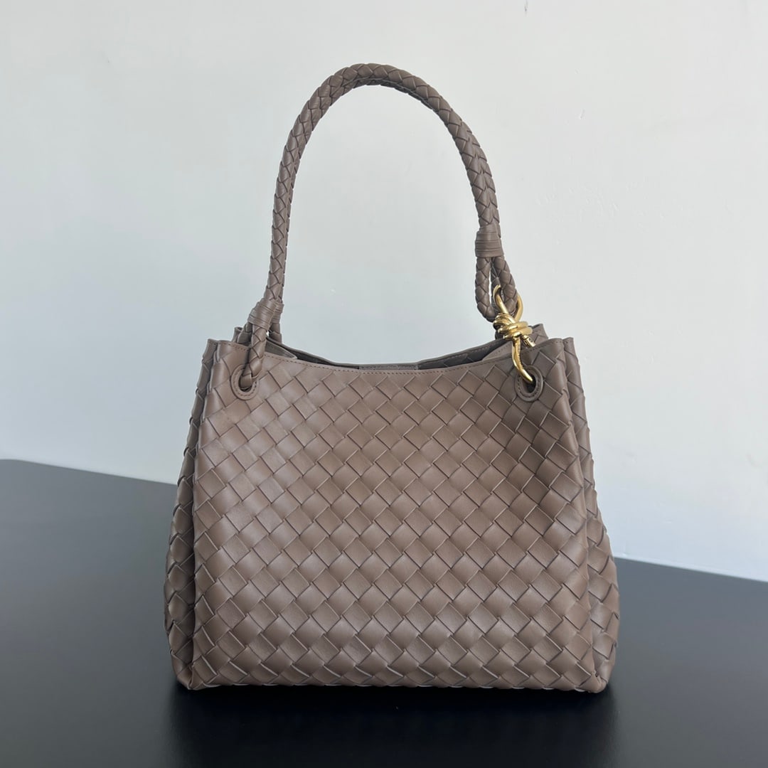 Bottega Veneta intrecciato (1 of 8)