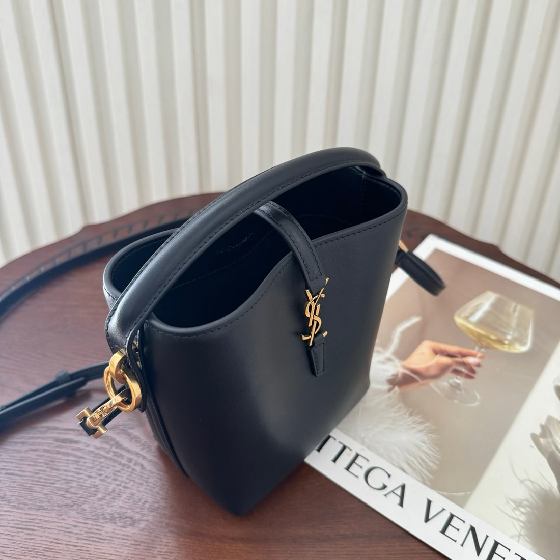 Yves Saint Laurent LE - 4