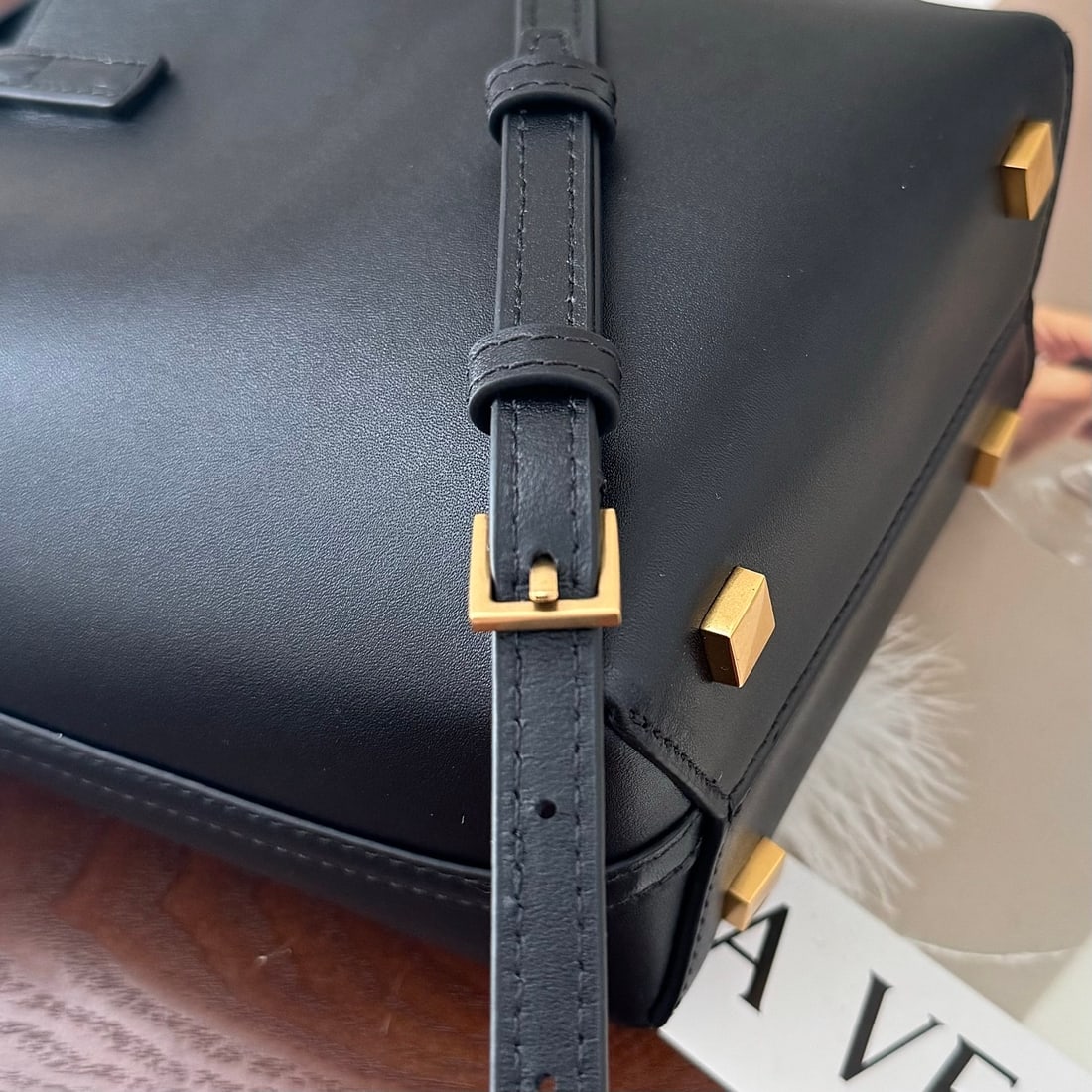 Yves Saint Laurent LE - 6