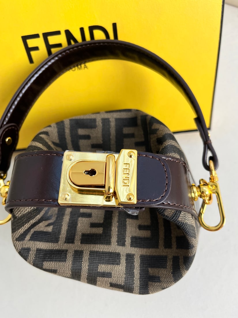 Fendi - 4