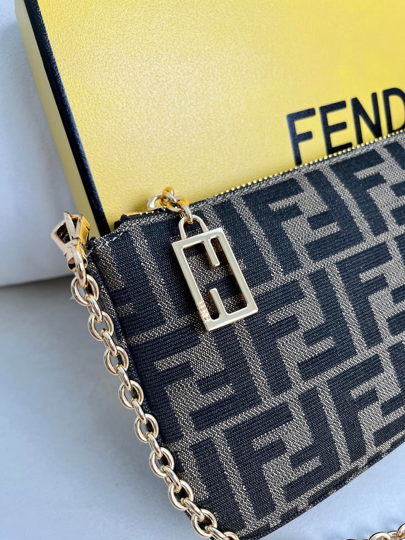 Fendi - 4