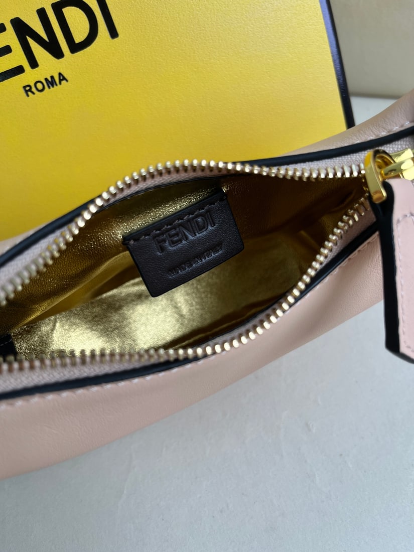 FENDI Praphy - 7