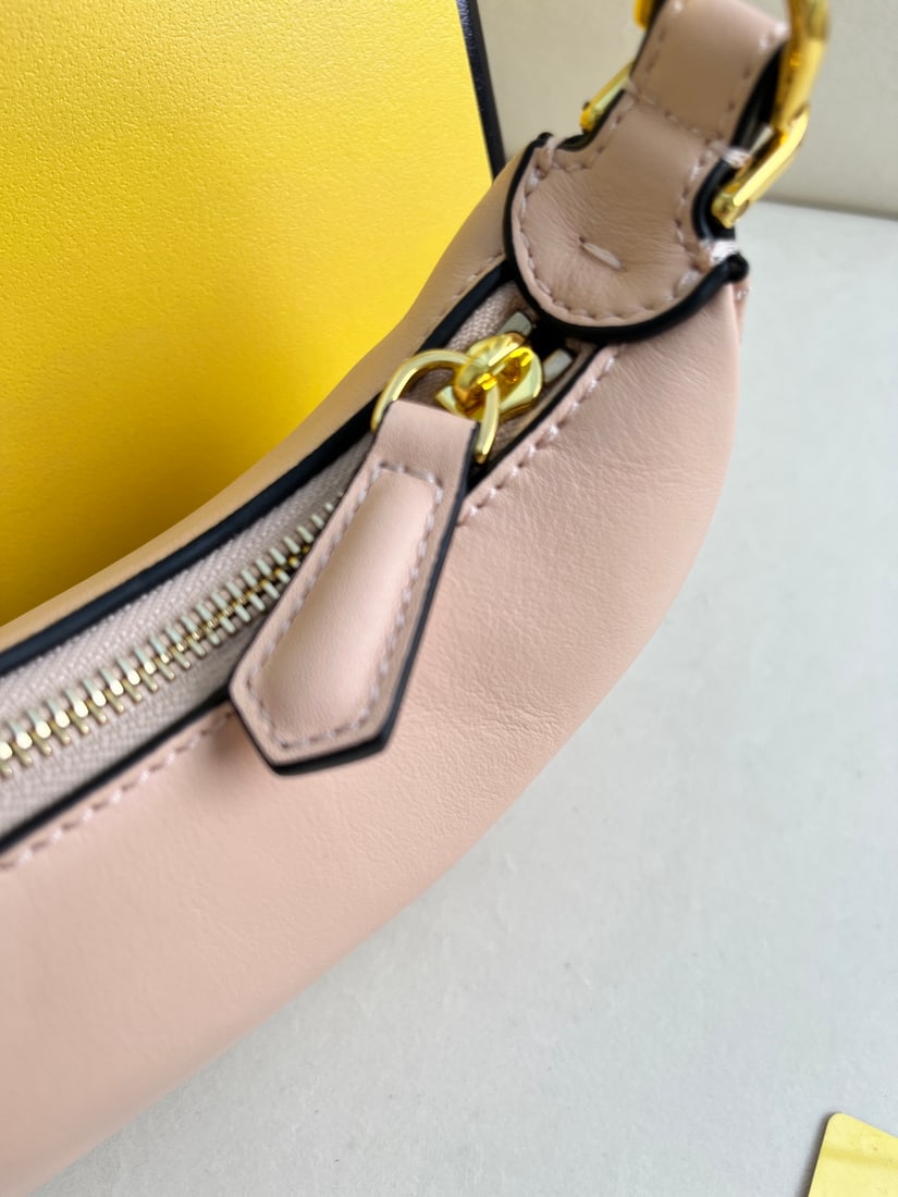 FENDI Praphy - 8
