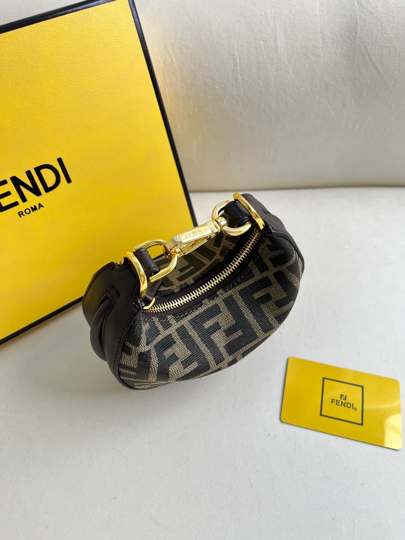 FENDI Praphy - 3