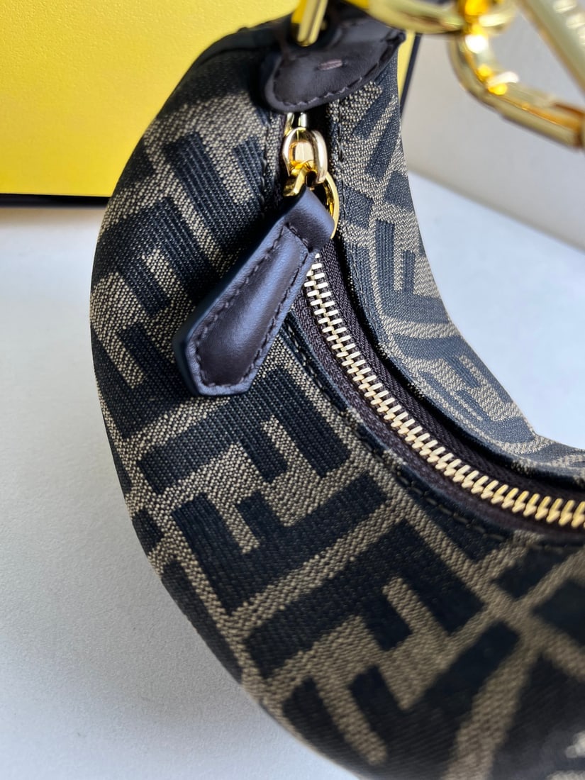 FENDI Praphy - 7