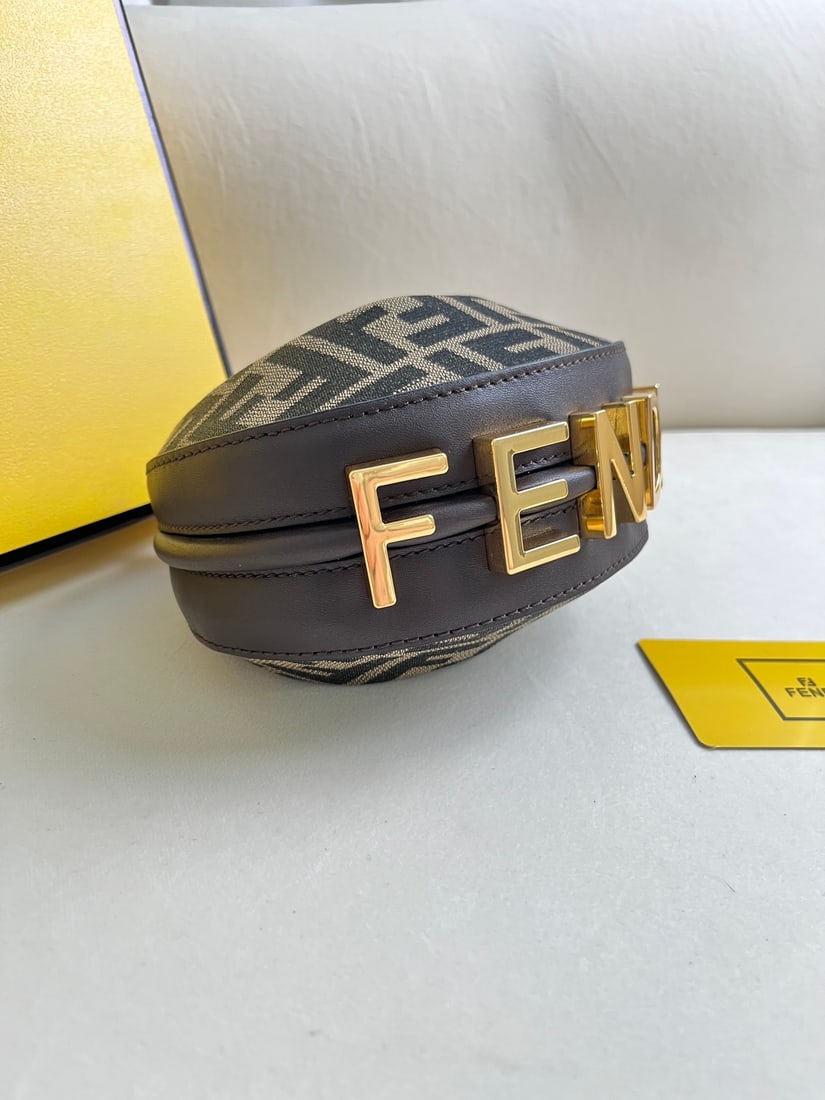 FENDI Praphy - 8