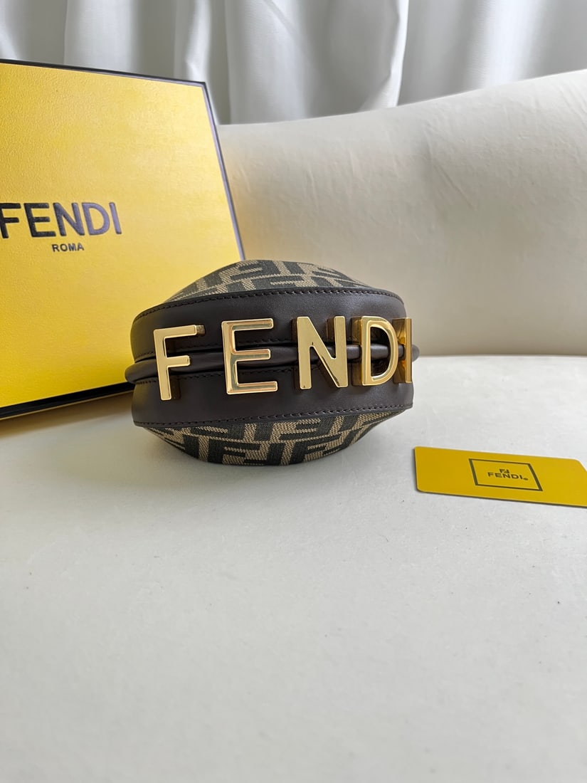 FENDI Praphy - 9