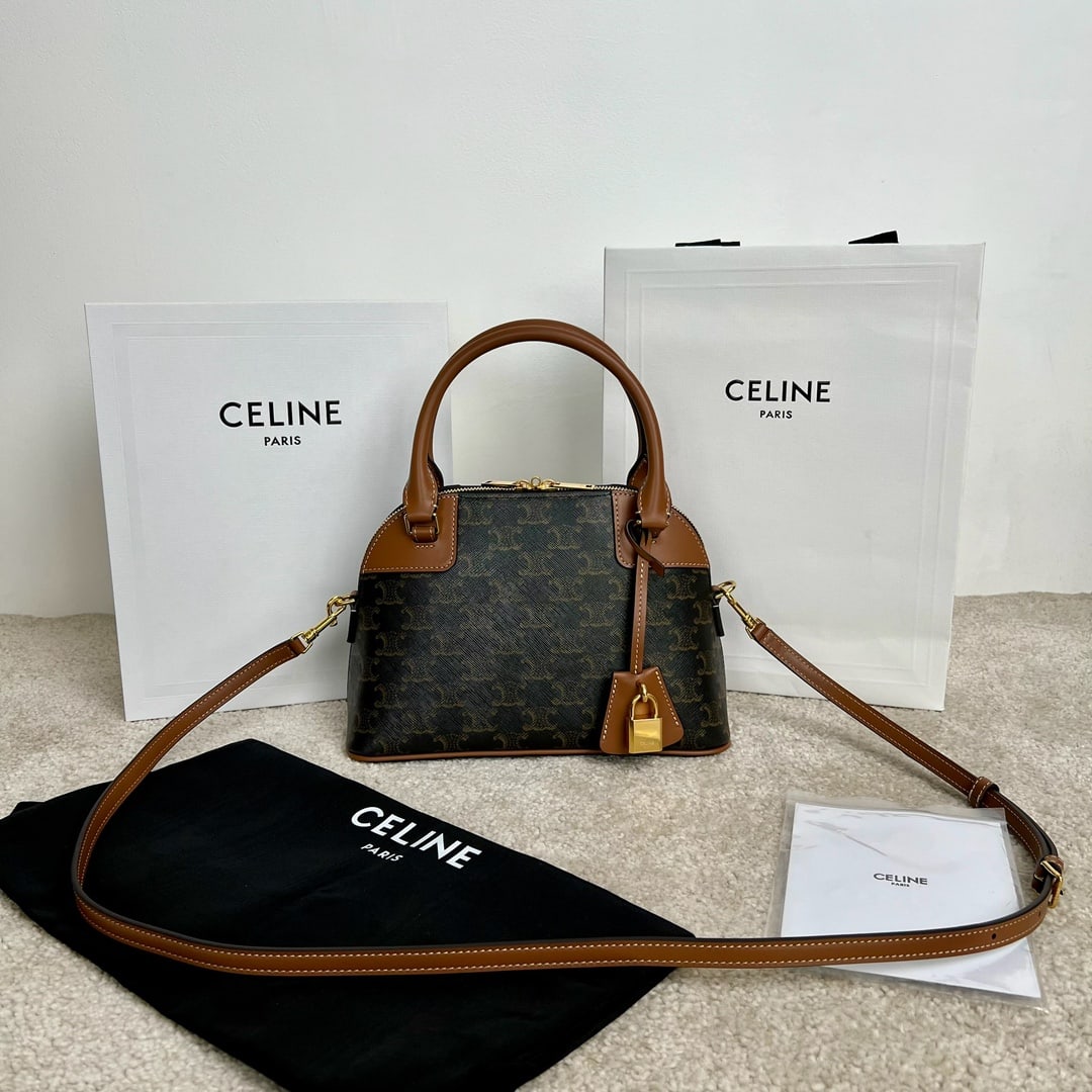 Celine: The shell bag- fashion is cyclical, and this classic style is understated yet striking! Its gentle curves exude elegance with any outfit! Perfect for everyday wear, dates, and photoshoots, it's the