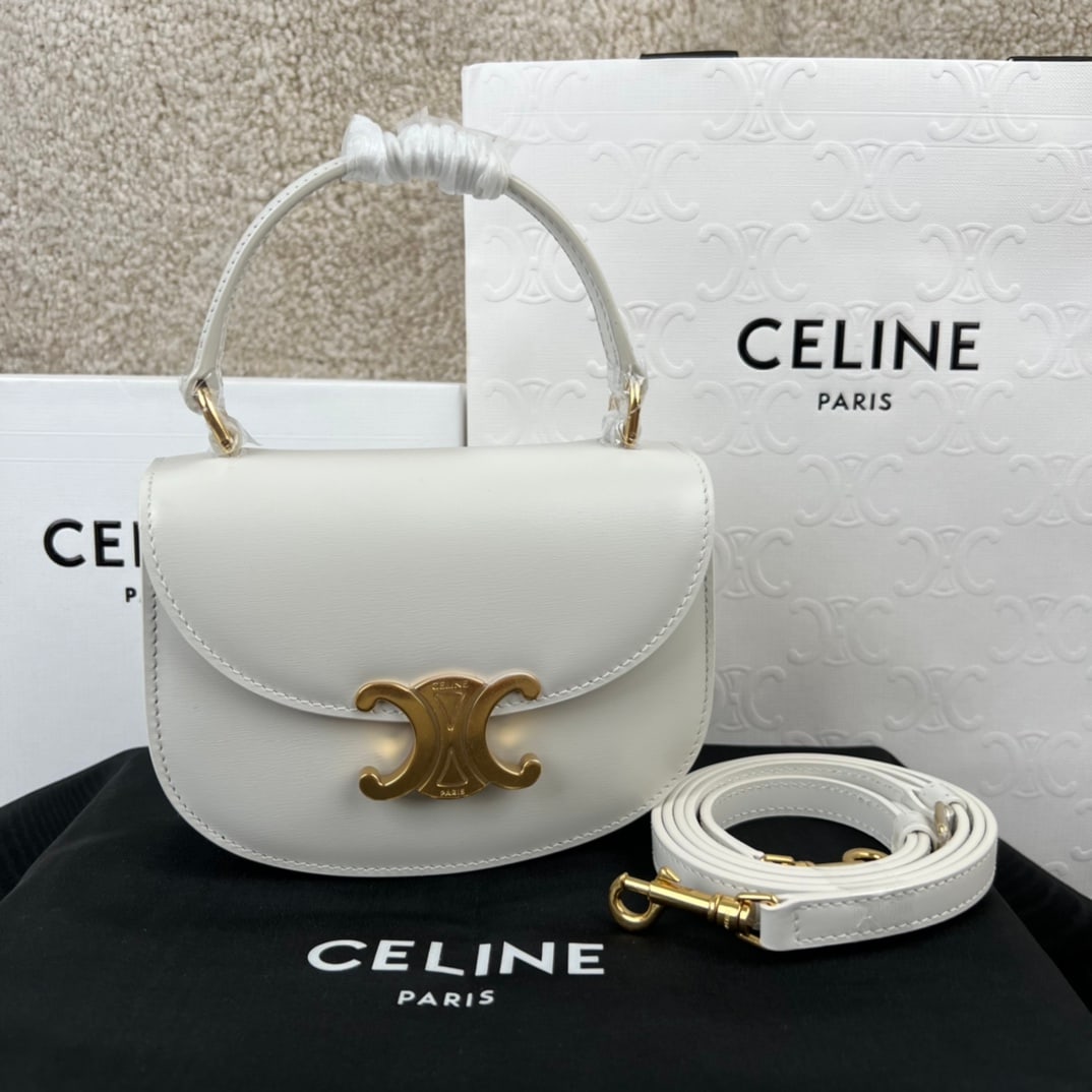 Celine BESACE TRIOMRHE mini: BESACE TRIOMRHE mini glossy calfskin handbag, measuring 15.5 x 11.5 x 5 cm, suitable for crossbody and shoulder carry, with a metal logo clasp, 31 main compartments and an interior flat pocket. Thank