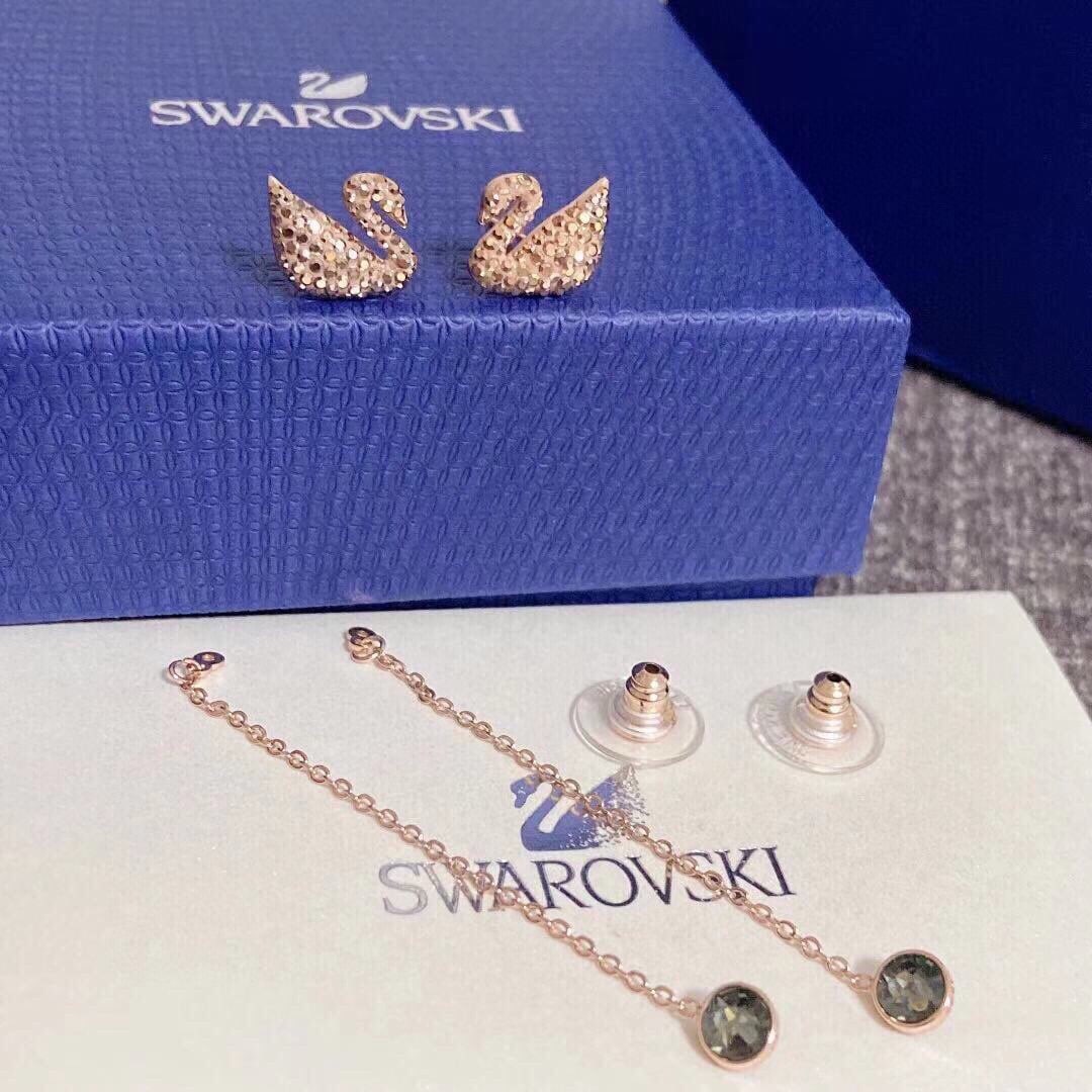 SWAROVSKI Fall/Winter Classic Rose Gold Crystal Swan Earrings for Round Faces (1 of 9)