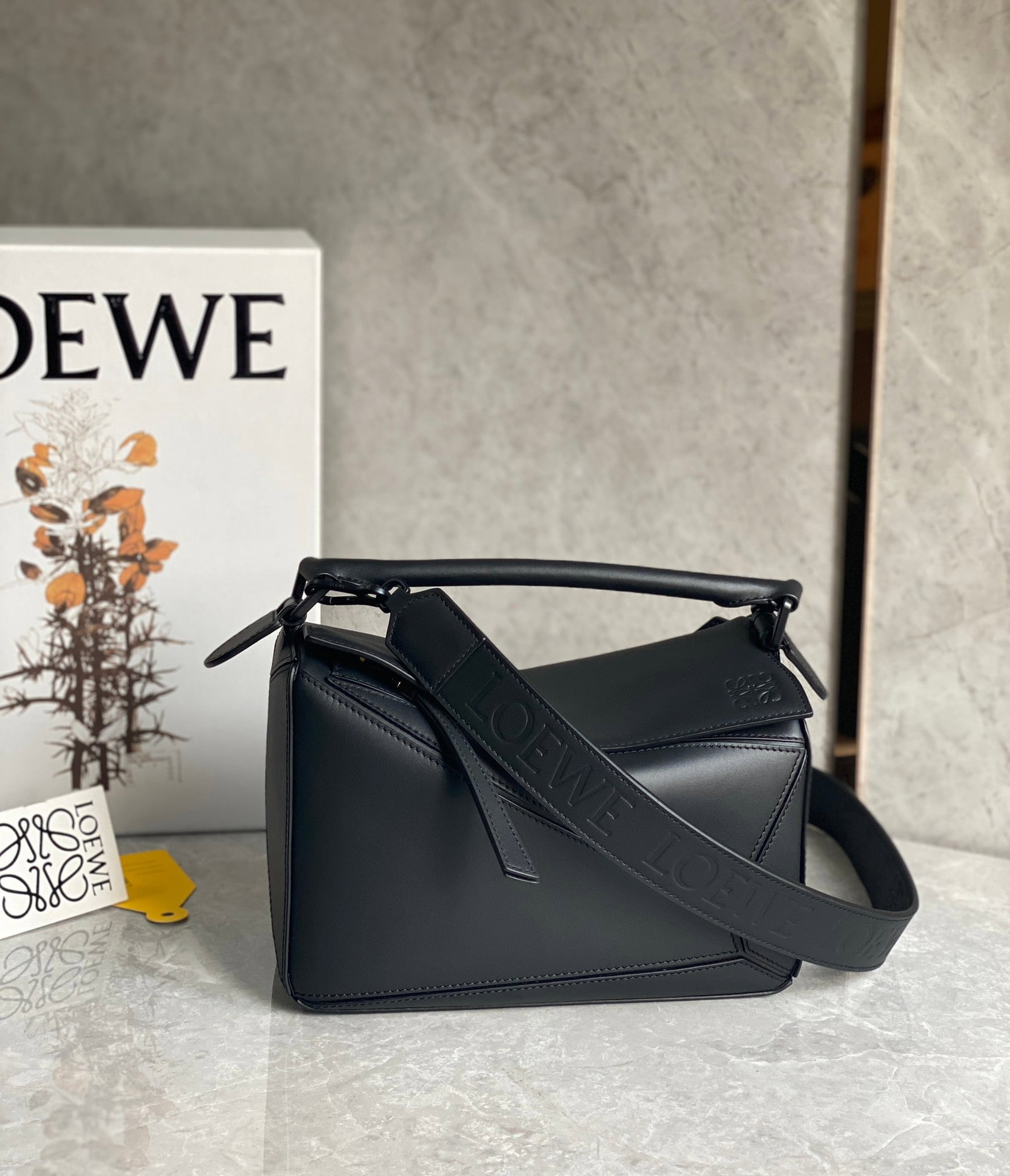 LOEWE (1 of 9)