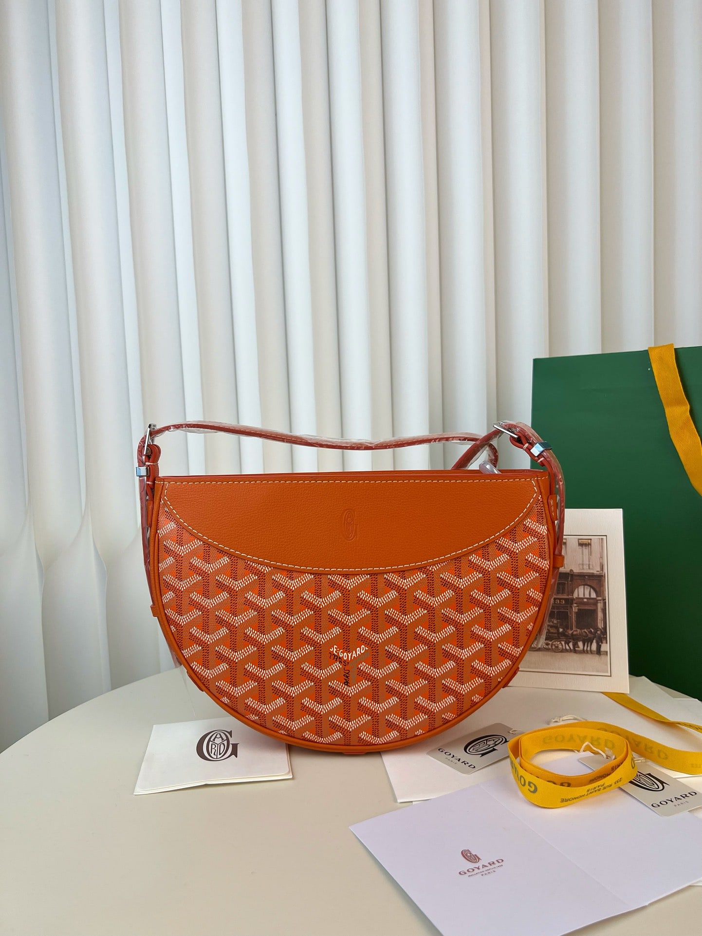 Goyard Hirondella: The Goyard Hirondella Swallow Bag is both beautiful and practical. This trendy swallow bag is incredibly useful and looks absolutely gorgeous in person! It features a zipper closure for added security