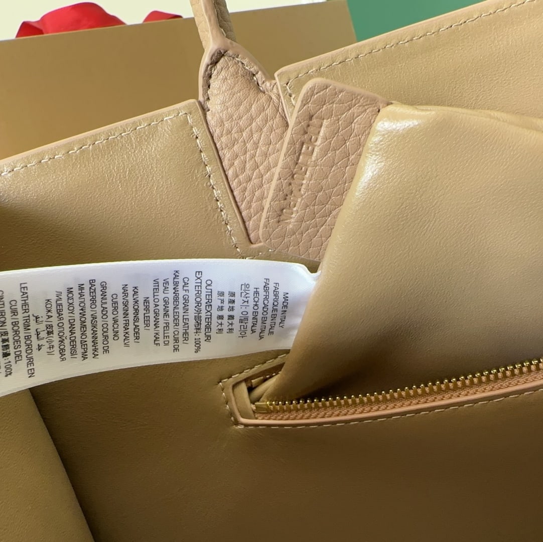 Burberry - 3