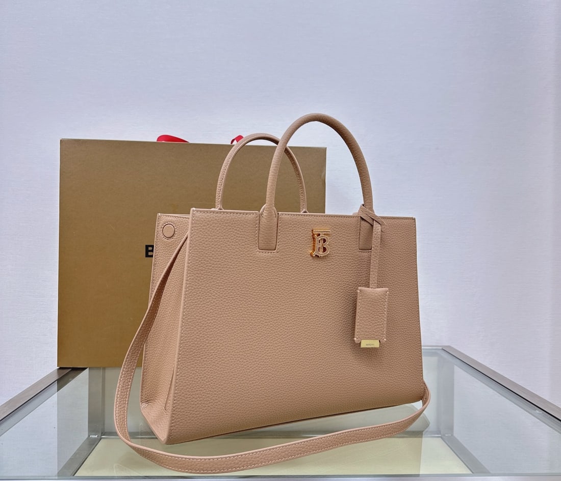 Burberry - 4