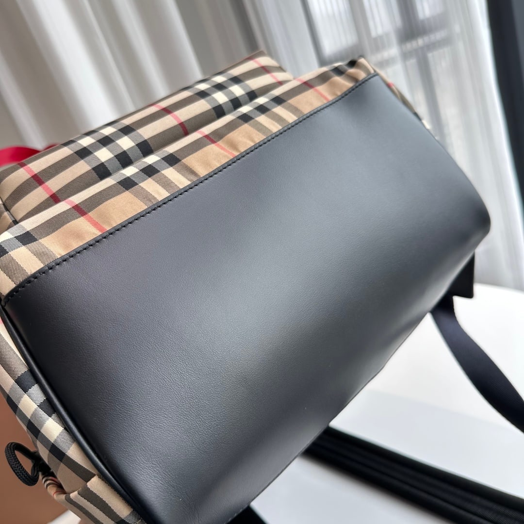 Burberry backpack - 2