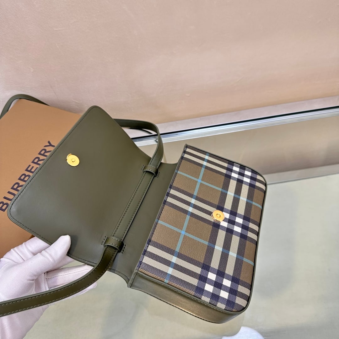 Burberry - 2