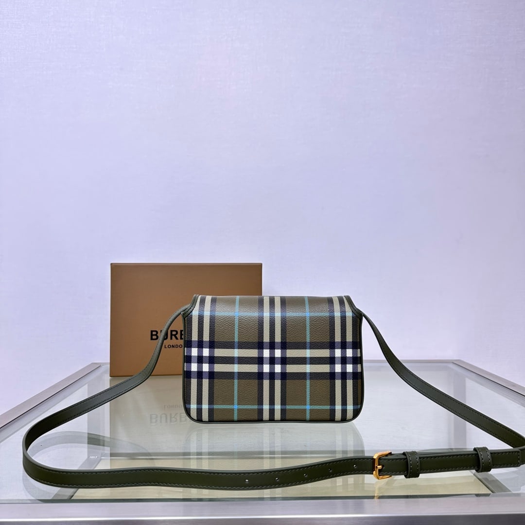 Burberry - 4