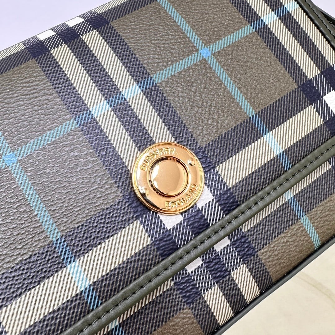 Burberry - 5