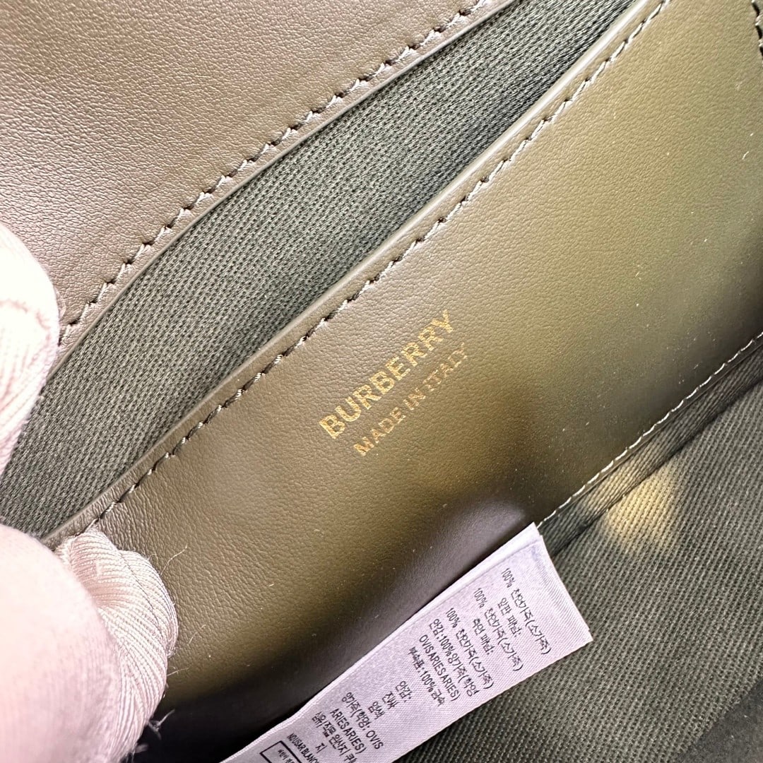 Burberry - 8
