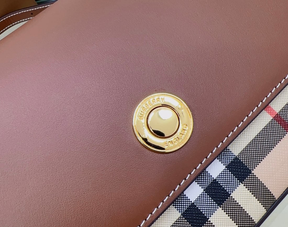 Burberry - 2
