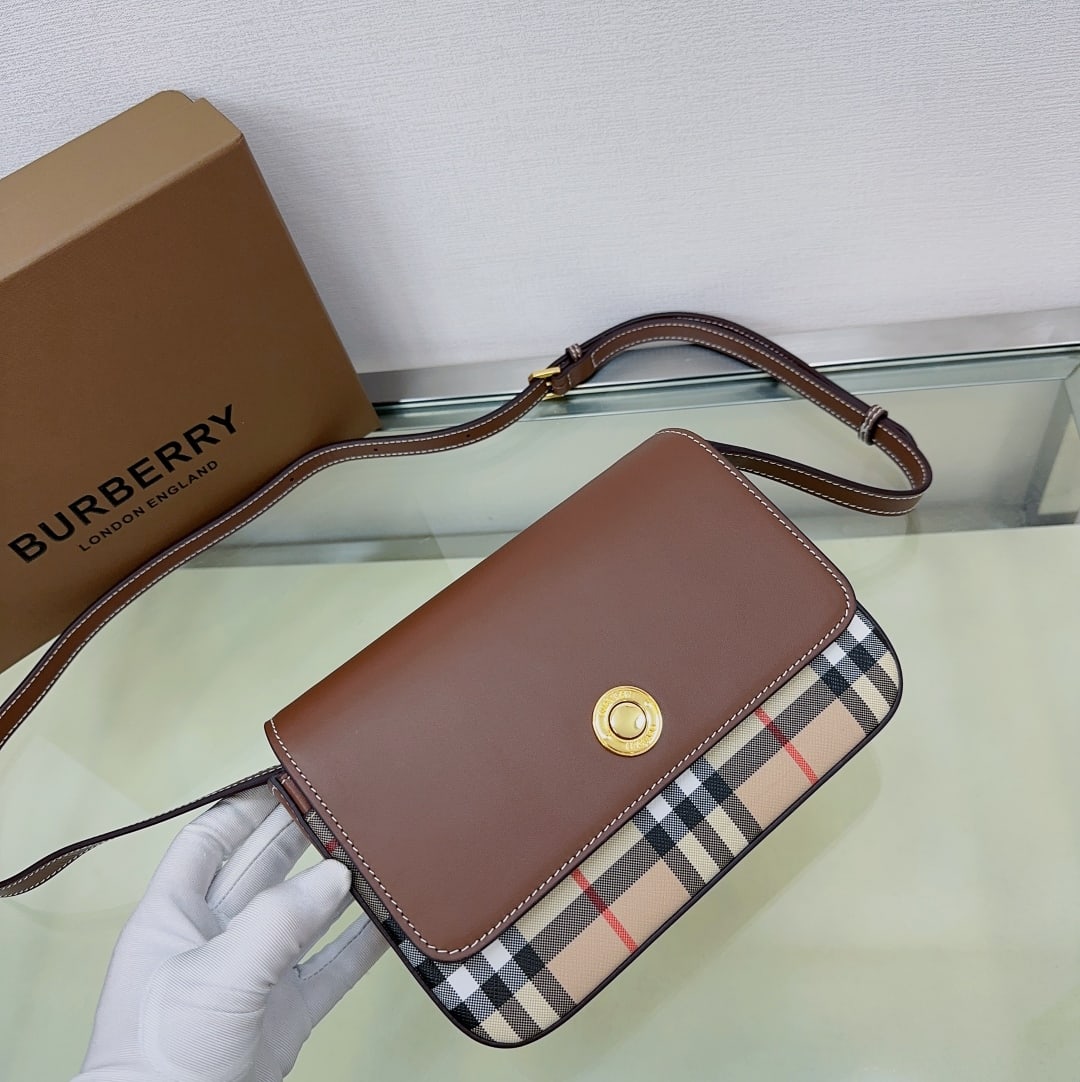 Burberry - 8