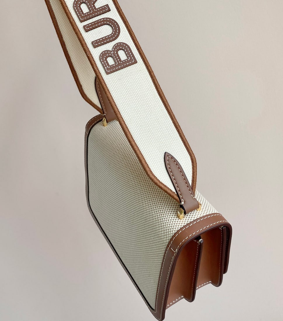 Burberry - 2