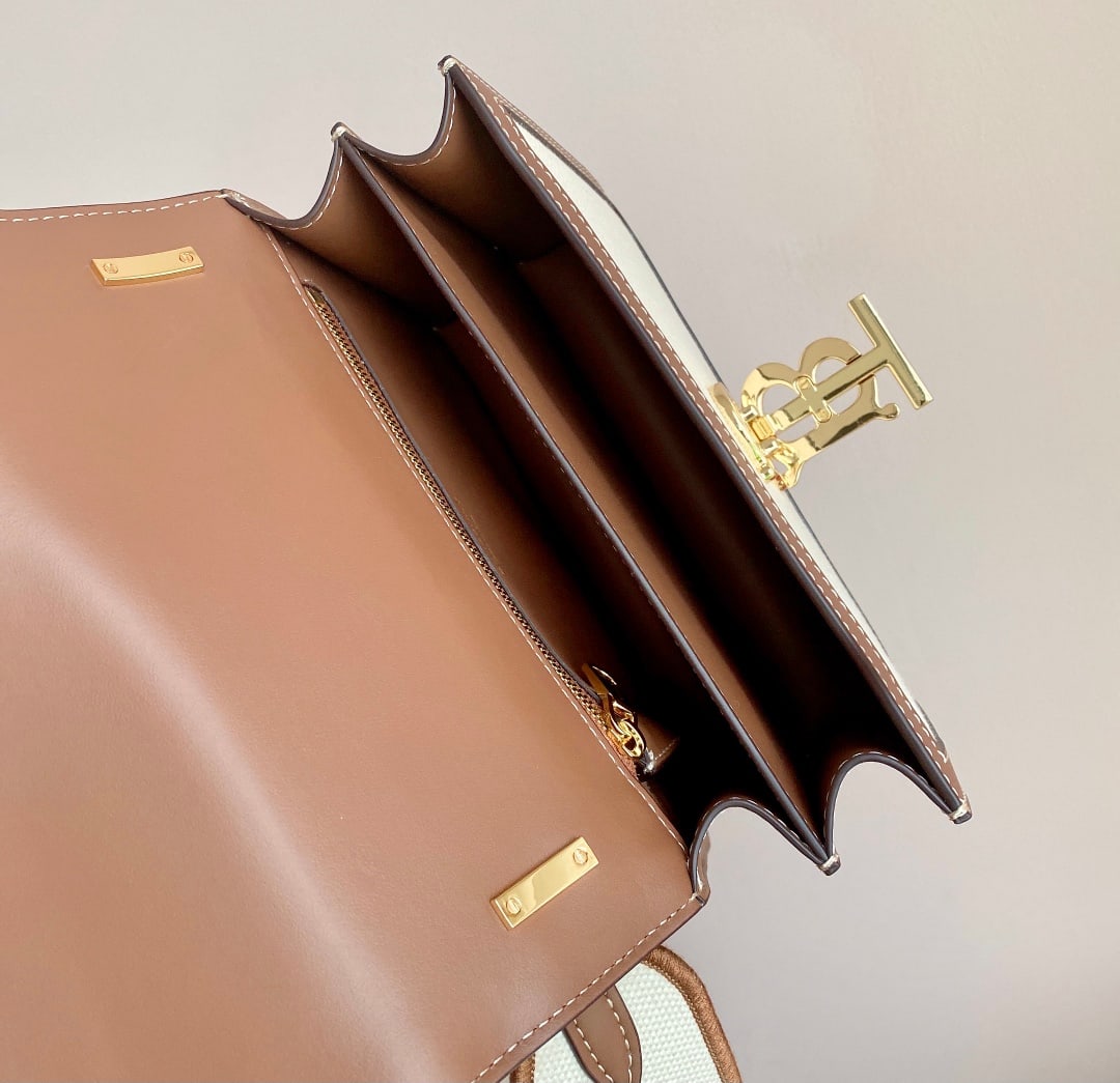Burberry - 5