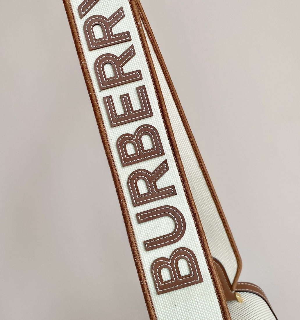 Burberry - 8