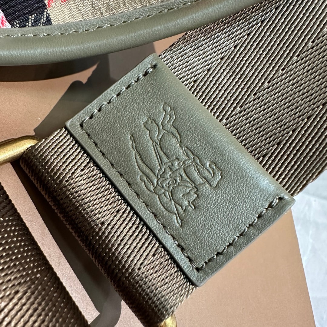 Burberry - 2