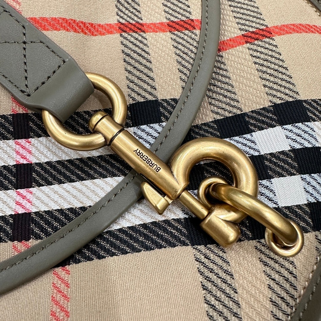 Burberry - 8
