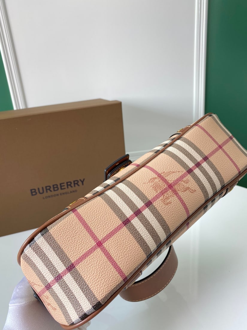 Burberry - 3