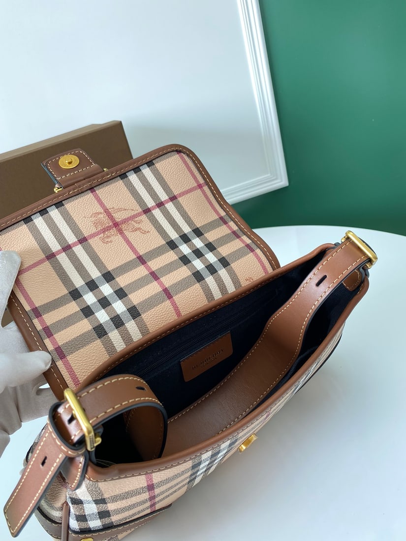 Burberry - 4