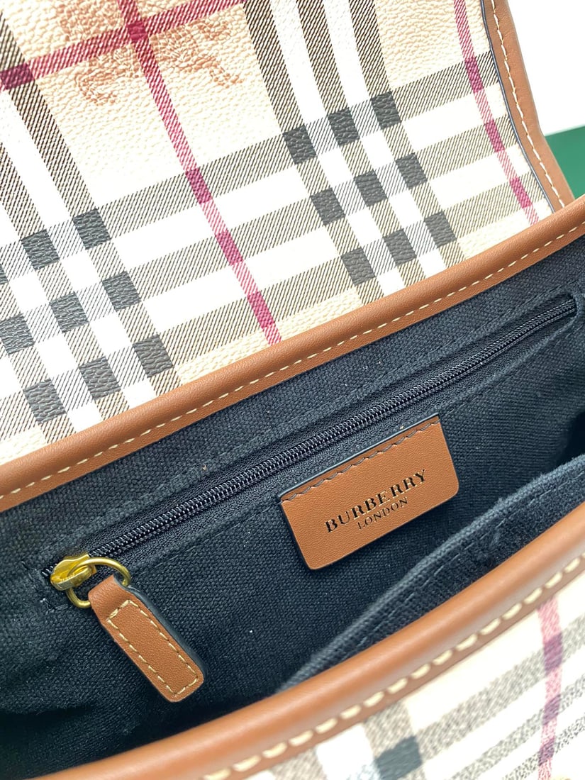 Burberry - 5