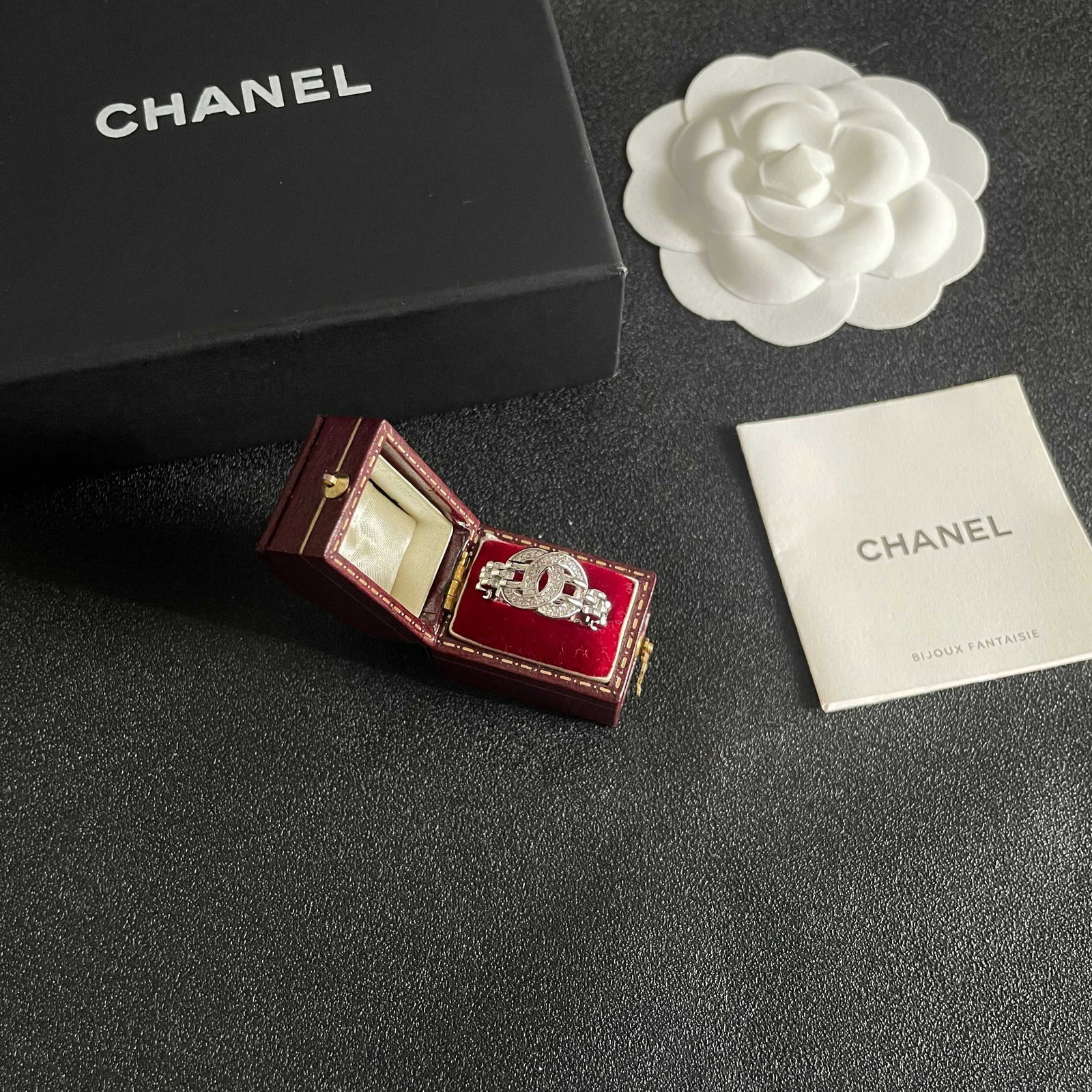 Chanel double C logo ring - 9
