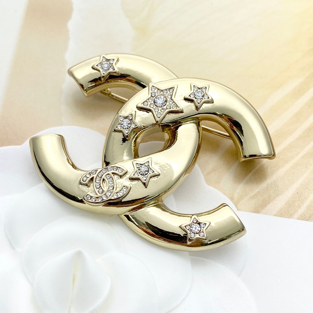 CHANEL Gold Mirror Twisted Double C Brooch (1 of 7)