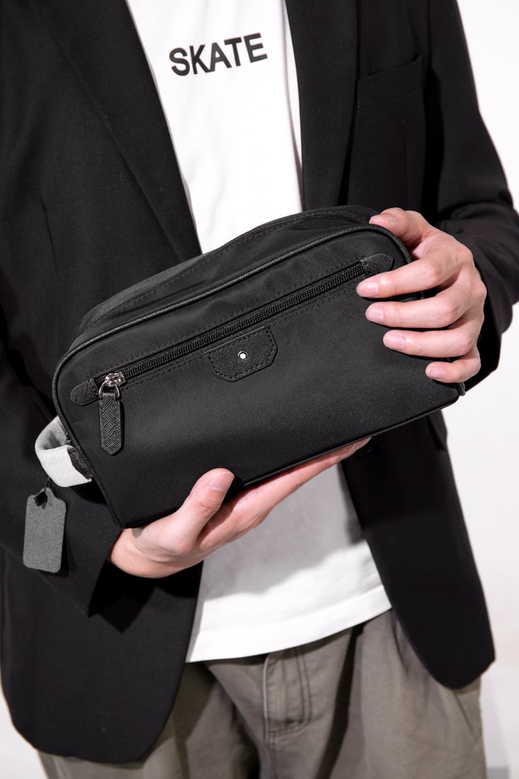 MONTBLANC Jet Collection Toilet Bag (1 of 8)