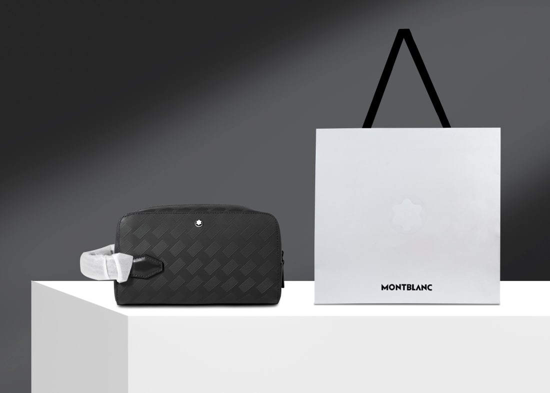 MONTBLANC Style 3.0 Series Toiletry Bag: MONTBLANC Style 3.0 series toiletry bag, classic black. Material: top-grain cowhide leather. Dimensions: 23/14/11 mm. Thank you for viewing our auction and we look forward to serving you as a valued G
