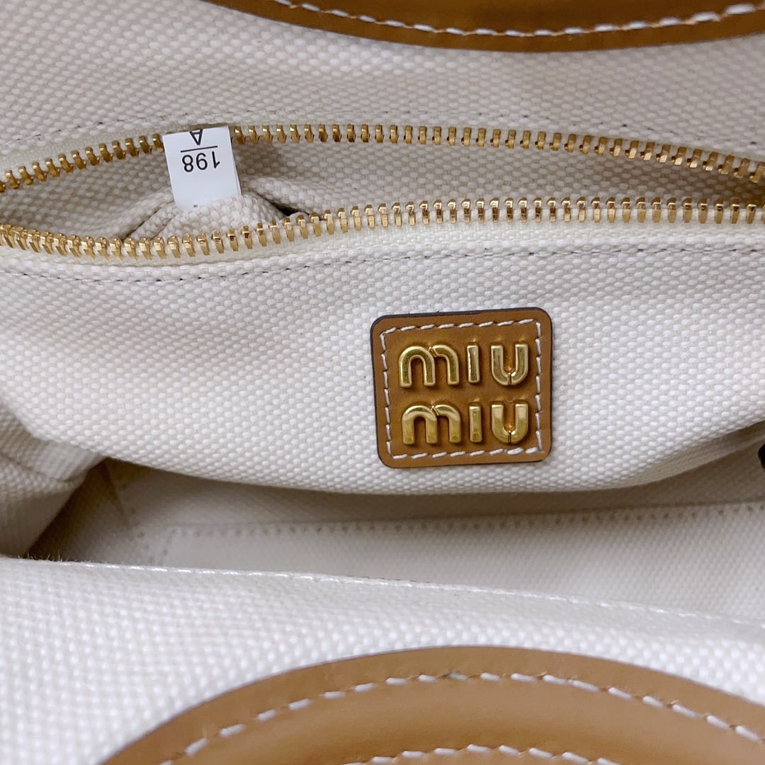 MIUMIU - 9