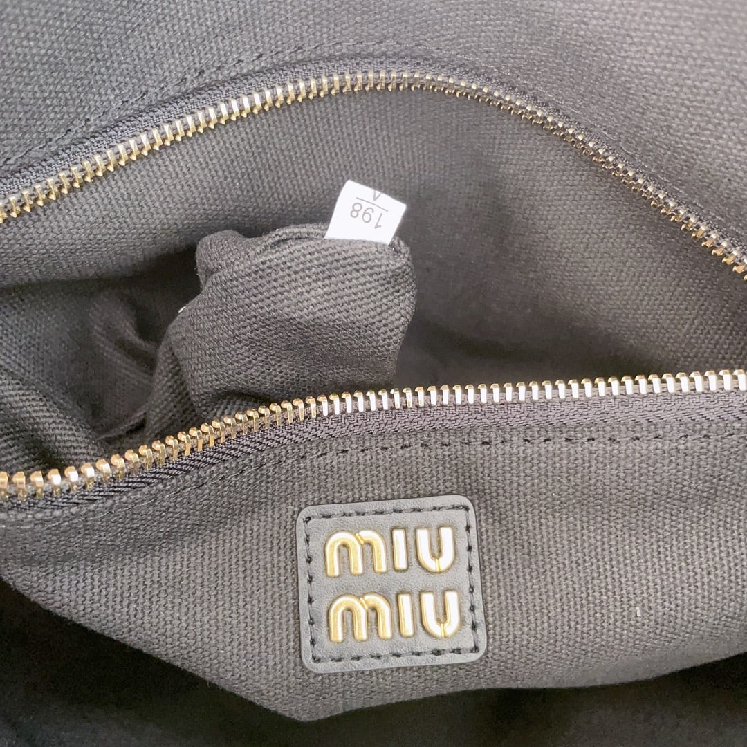 MIUMIU - 9