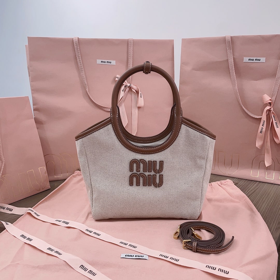 MIUMIU