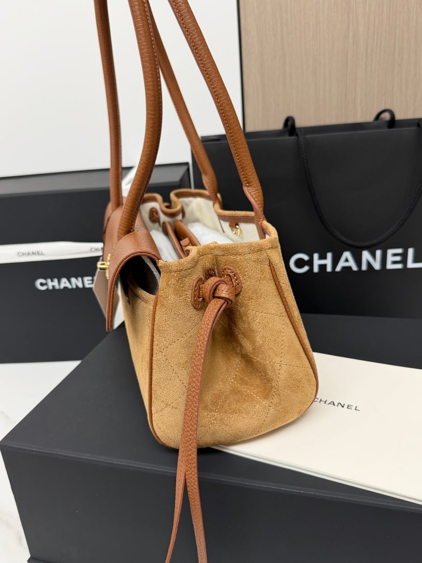 CHANEL - 6