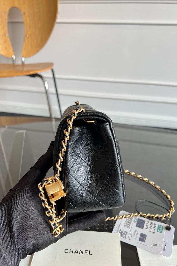 CHANEL - 5