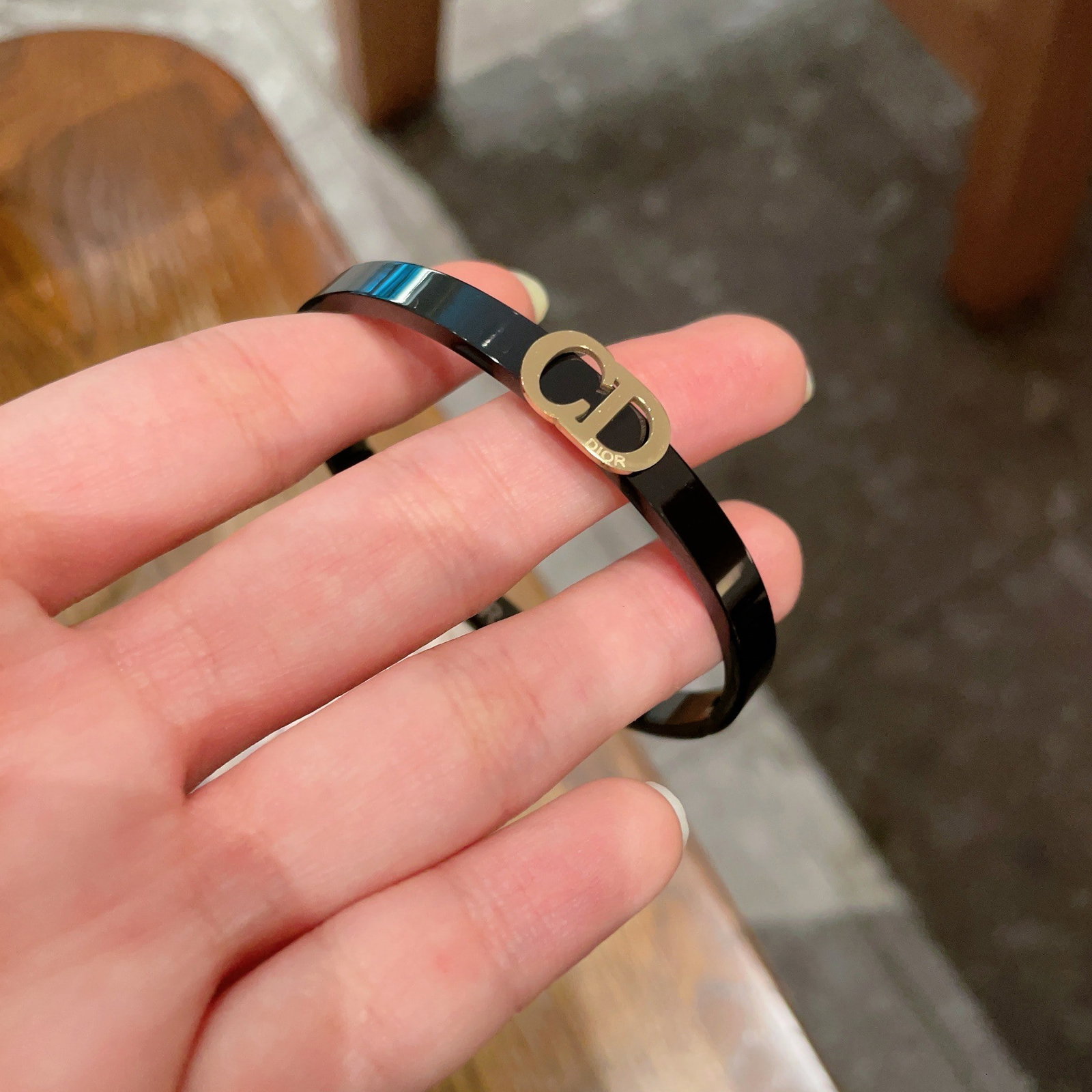 Carbon black bracelet: The charcoal black bracelet has a beautifully matched color scheme, exuding a sophisticated and elegant goddess vibe. It's a high end, classic, and incredibly charming piece with excellent value for