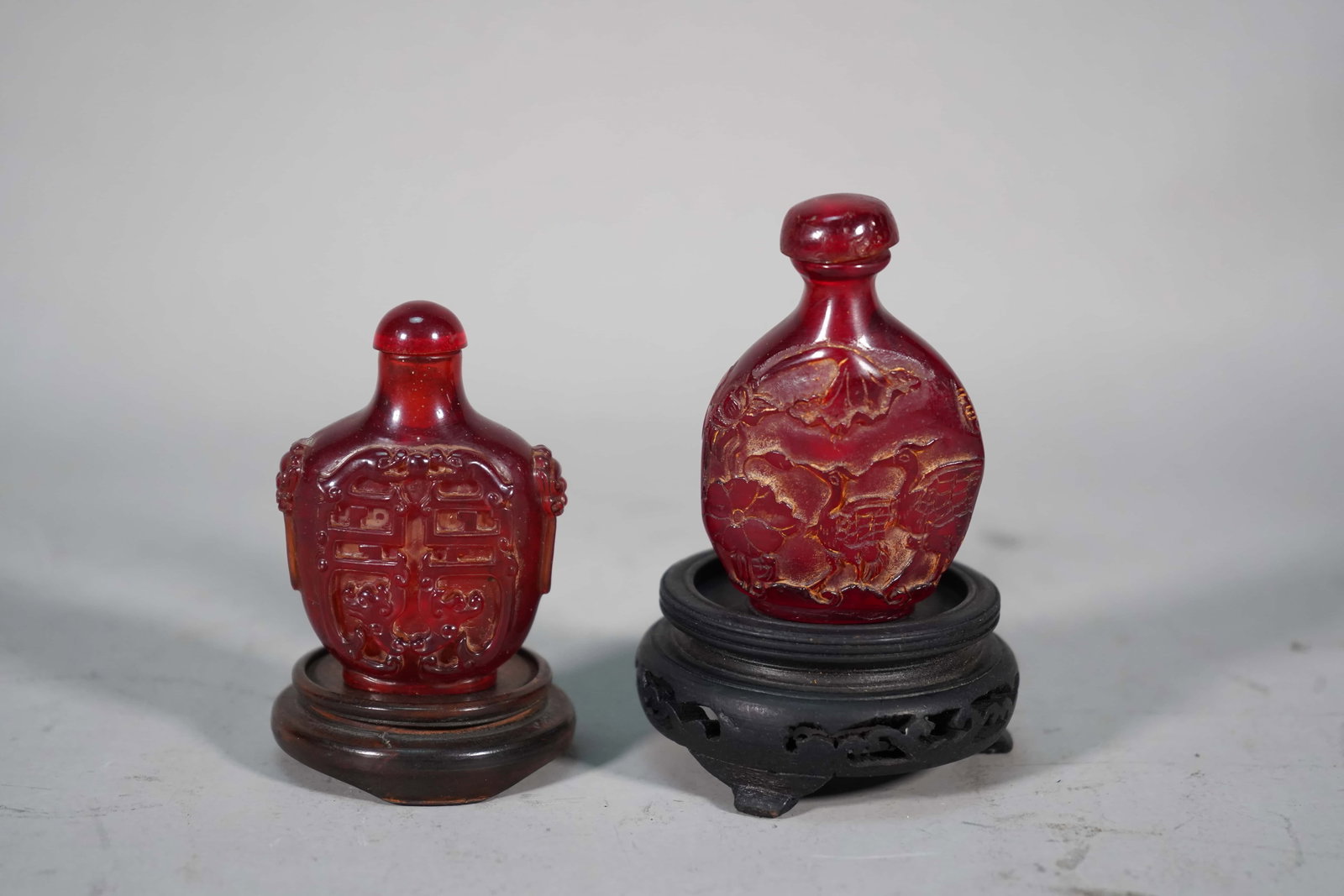 2 Vintage Amber Carved Snuff Bottles (1 of 6)