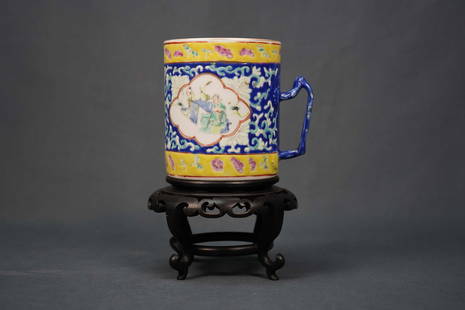 Chinese Qing Dynasty Export Famille Rose Porcelain Mug: Chinese antique export famille rose porcelain tea cup with handle. ( Little chips), (Stand not Included). H: 4"1/2 Diameter: 4"