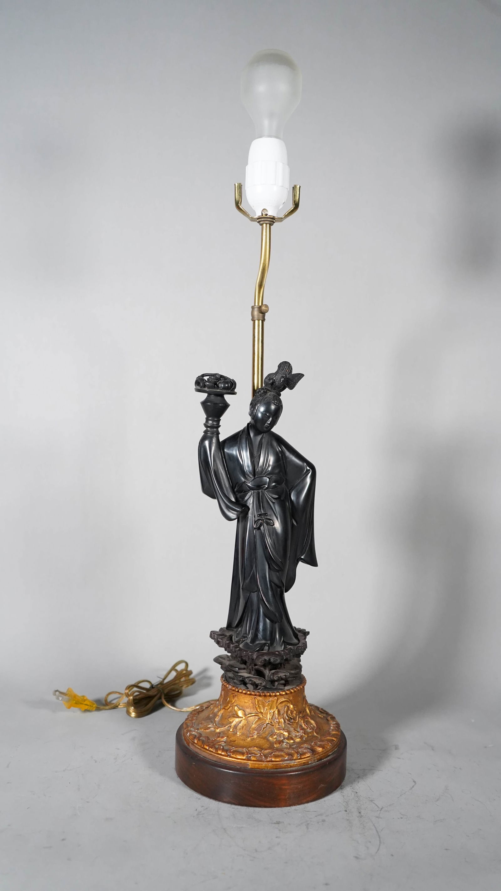 Beautiful Cherry Amber Statue in Figure Guanyin Table Lamp (1 of 6)