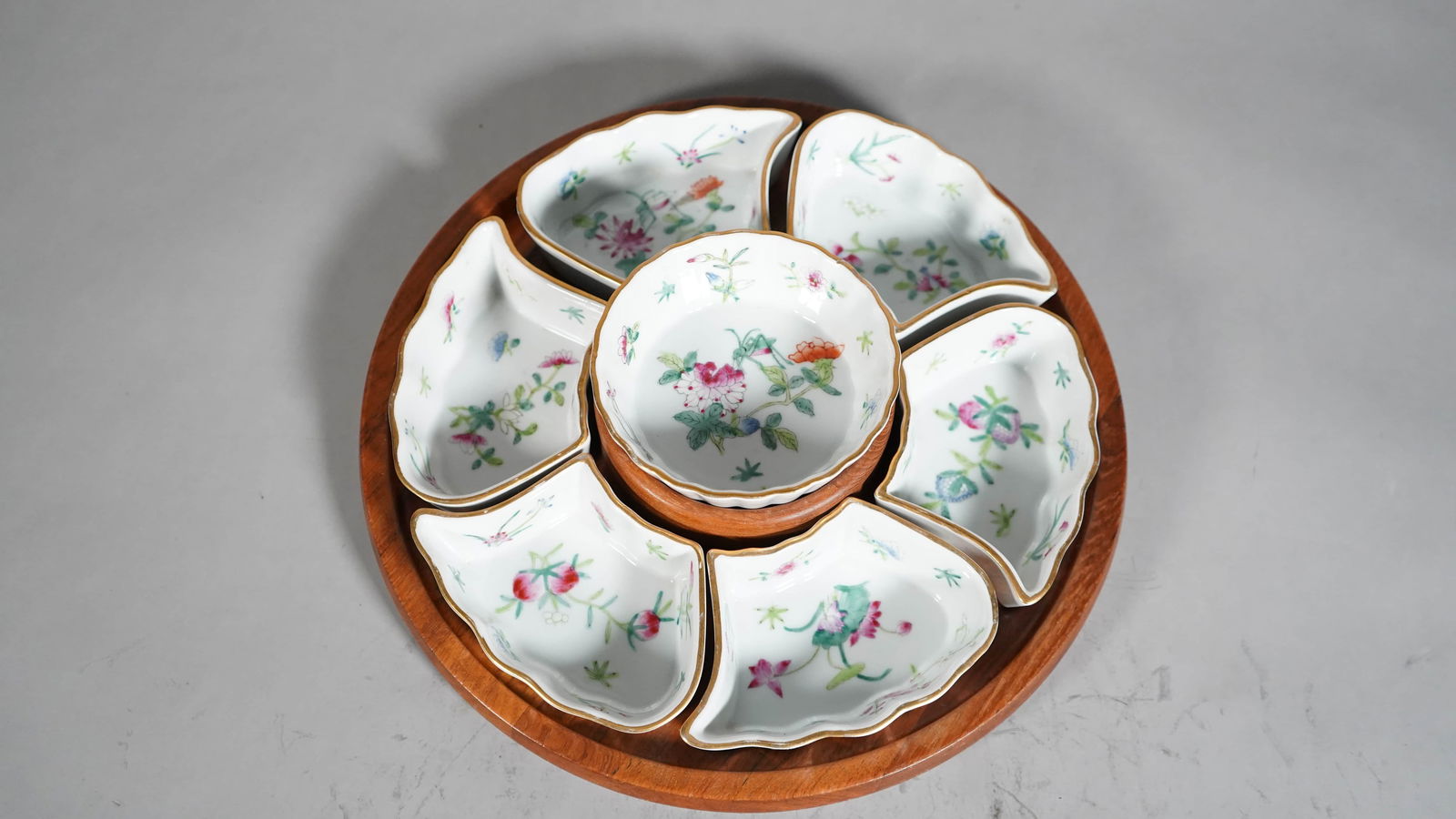 A Set of Seven Antique Chinese Hand painted Porcelain Serving Bowl (1 of 6)